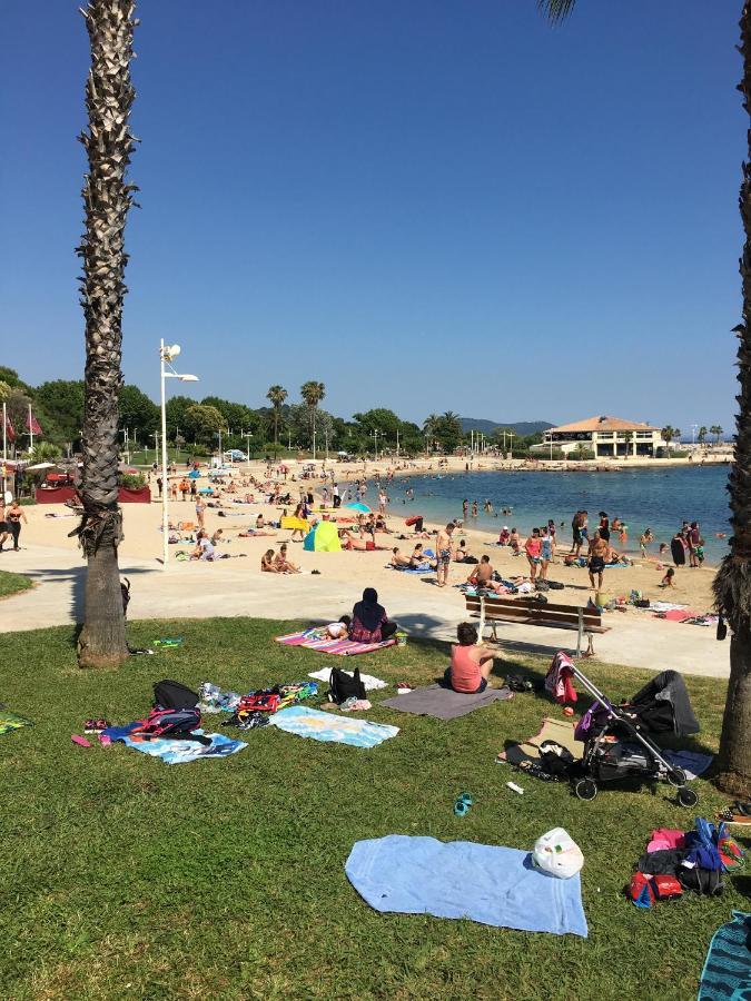 Goeland 3, Climatise, Wifi, Balcons Petite Vue Mer Laterale Au 3 Eme Etage Sans Ascenseur Toulon Luaran gambar