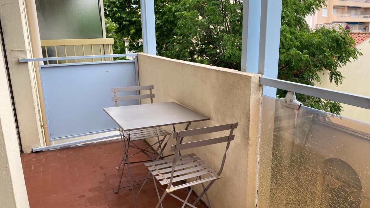 Goeland 3, Climatise, Wifi, Balcons Petite Vue Mer Laterale Au 3 Eme Etage Sans Ascenseur Toulon Luaran gambar